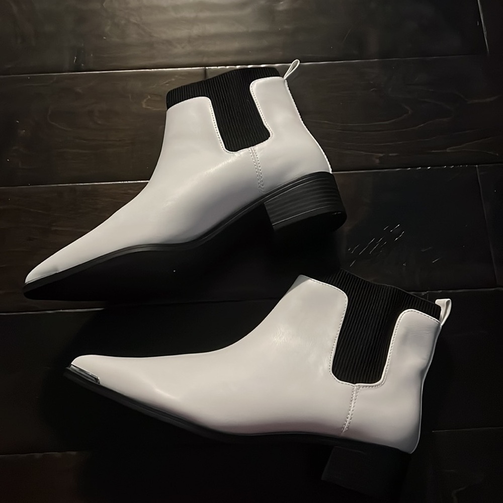 Brand New Worthington Pointed Toe Chelsea Boots